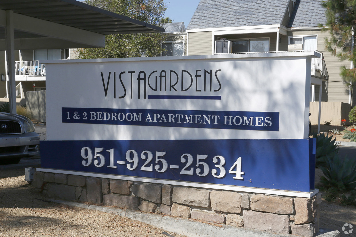 Vista Gardens Apartments, 555 East Fruitvale Avenue, Hemet, CA RentCafe